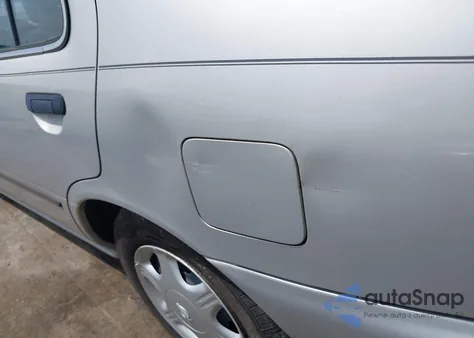 1998 Nissan Sentra Gle/Gxe/Xe из США, поврежденный, VIN 1N4AB41DXWC749618